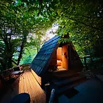 Glamping Savinja ホリデーパーク *